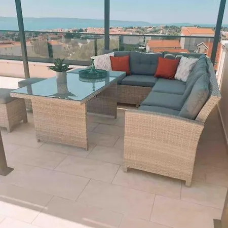Stunning Seaview With Pool And Rooftop Near Split Apartment *