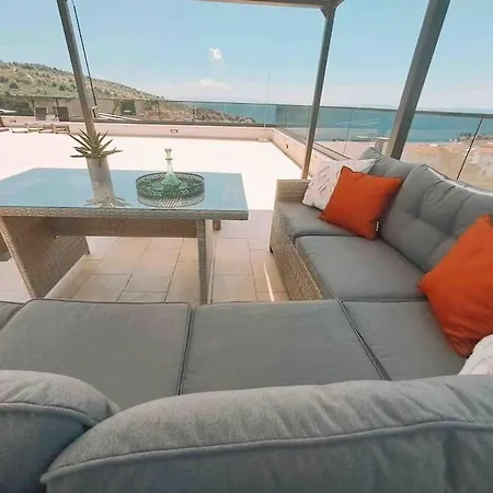 Stunning Seaview With Pool And Rooftop Near Split *