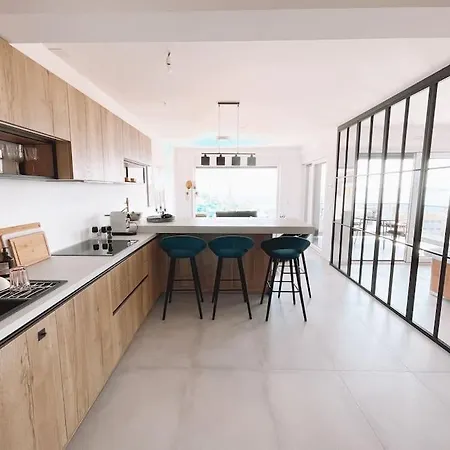 Stunning Seaview With Pool And Rooftop Near Split Apartment