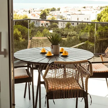 Apartment Stunning Seaview With Pool And Rooftop Near Split *